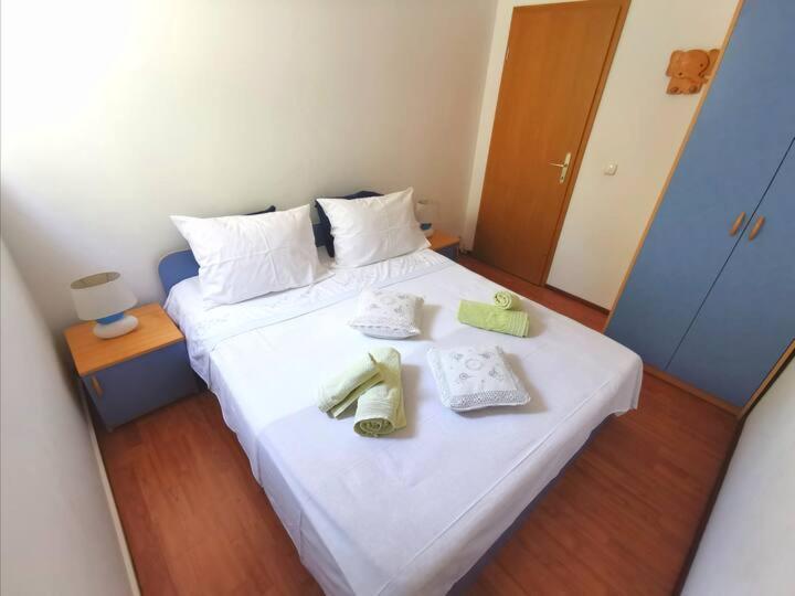 Apartment Biljana 波尔 外观 照片